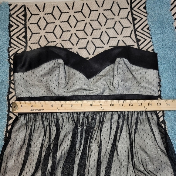 WHITE HOUSE BLACK MARKET STRAPLESS BLACK LACE OVERLAY MINI DRESS, SZ 6 - Picture 13 of 14